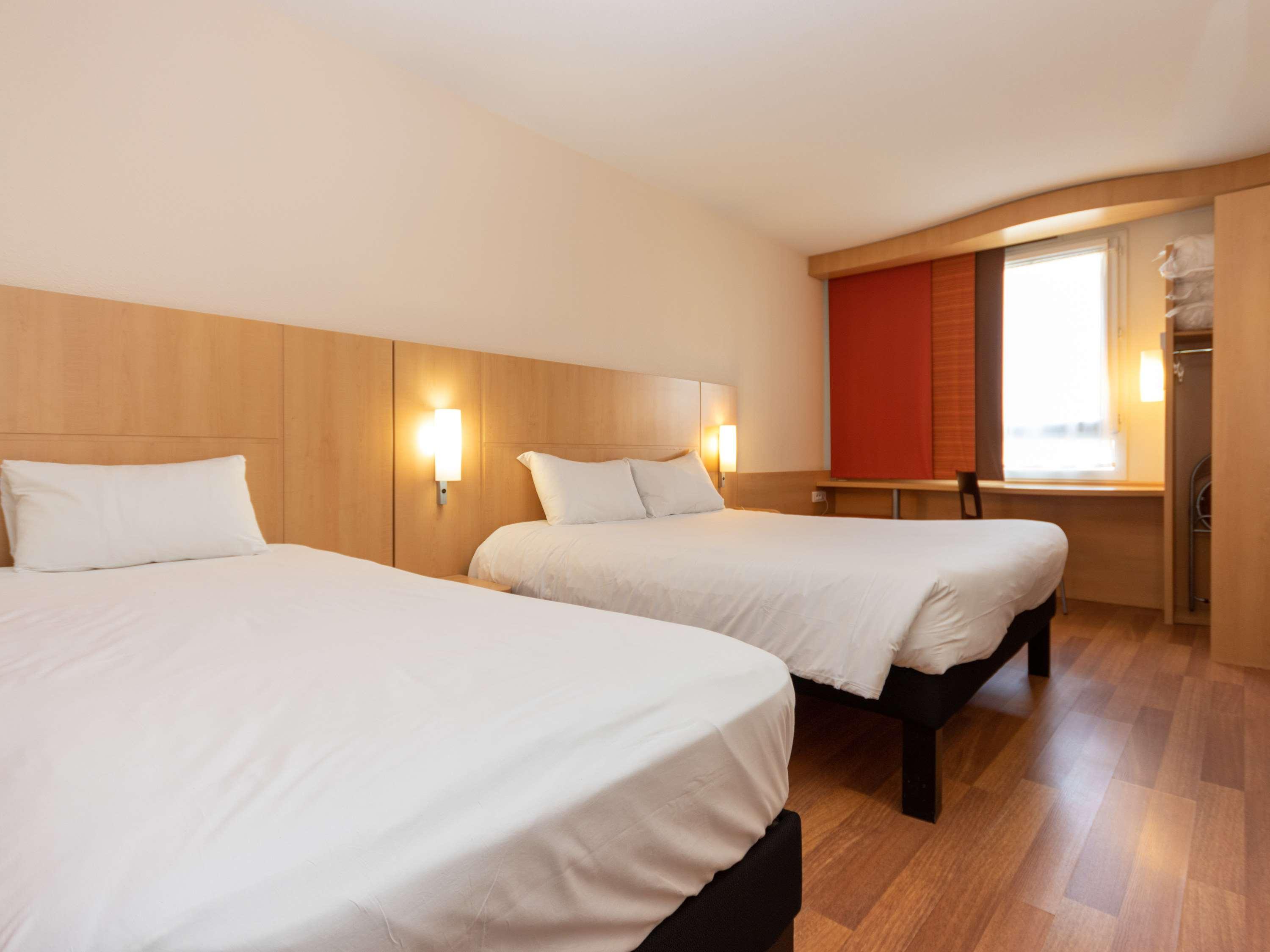Ibis Rochefort Exterior photo