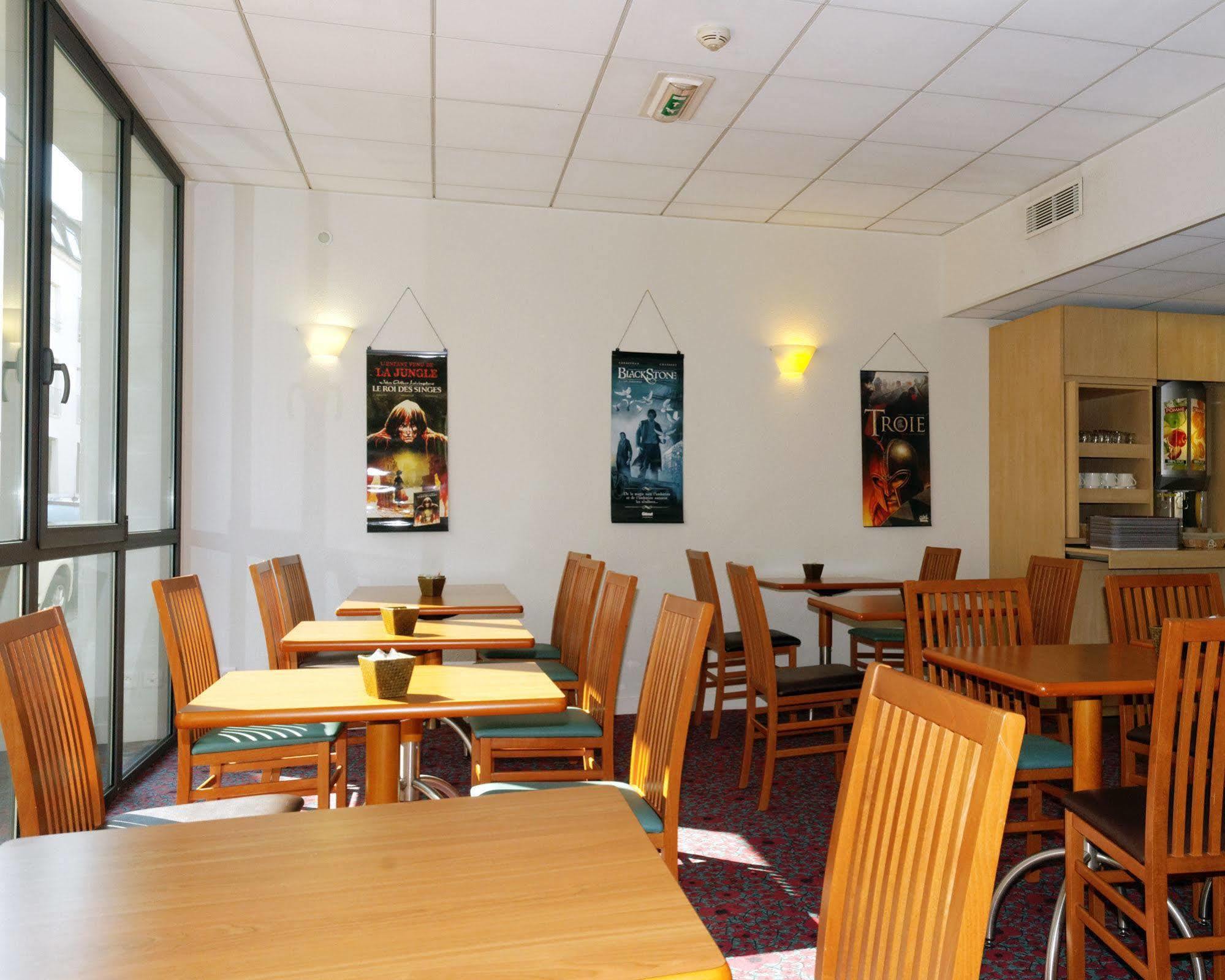 Ibis Rochefort Exterior photo